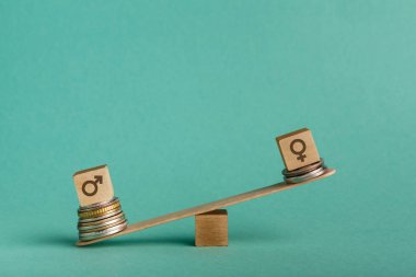 Cinsiyet gösterimi ödemek para ve tahterevalli ile farkı