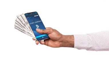 Uygulama smartphone ekran ve para kazanmaya Bitcoin