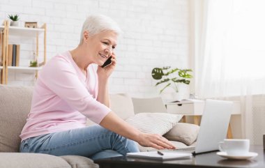 Hırslı yaşlı Bayan evden proje yönetimi