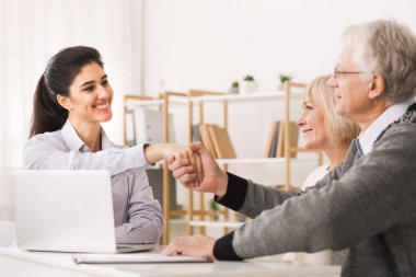 Memnun üst düzey iki anlaşma satın almak satış yapma