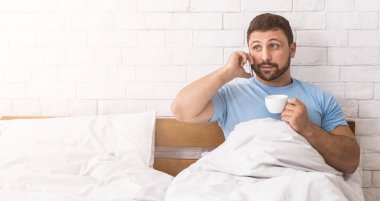 Kahvaltı ve Evet genç adam