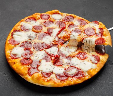 Tablo peynir erime ile sıcak pizza