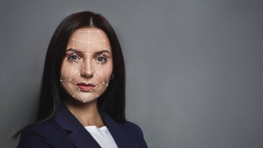 Fütüristik ve teknolojik yüz yüze ilişkin tanıma için tarama