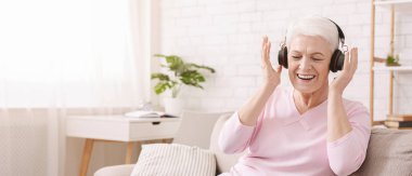 Onun favori müzik kadın kıdemli