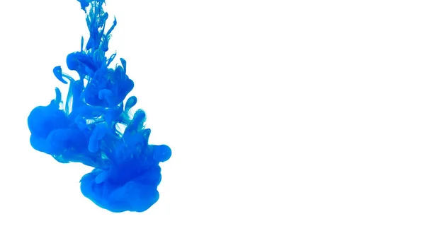 Cor acrílica azul na água, fundo abstrato . — Fotografia de Stock
