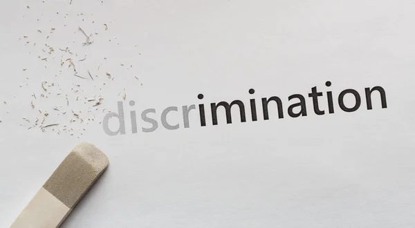 Cancella parola Discriminazione su sfondo bianco, panorama — Foto Stock