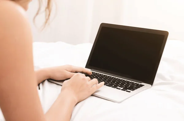 Woman using mobile smartphone with blank screen — Stock Photo, Image