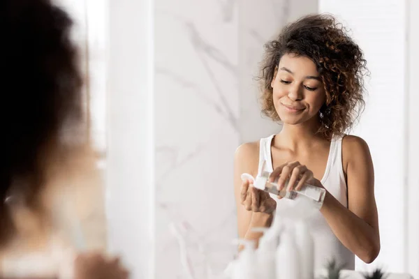 Concepto de cuidado facial matutino —  Fotos de Stock