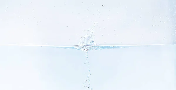 Wasserblasen unter Wasser Hintergrund mit freiem Raum — Stockfoto