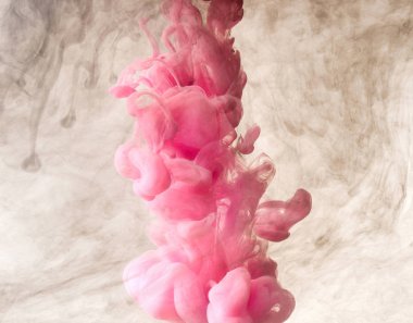 Renkli akrilik boya su