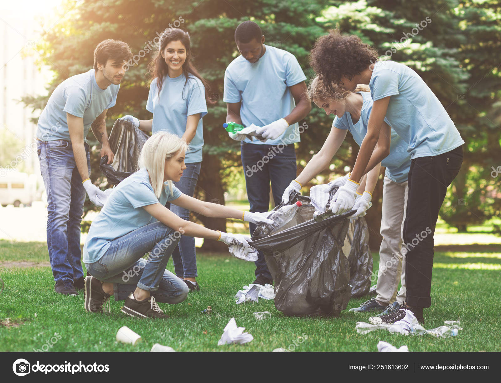 Волонтеры экологи. Социальное волонтерство в парке. Новую жизнь волонтеры в парках. Группа волонтеров. Волонтеры на реке.