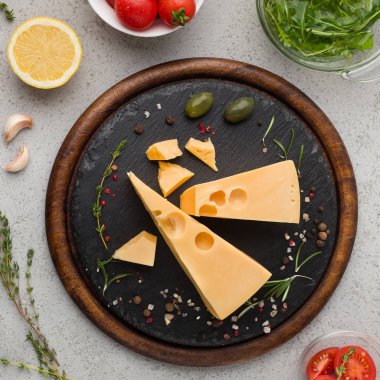 Gemide Maasdam peyniri