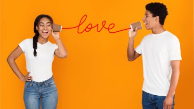 Adam şarkı aşk şarkısı onun kız arkadaşı için