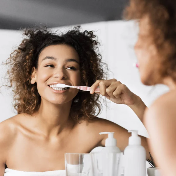 Dagelijkse hygiëne voor gezonde tanden concept — Stockfoto