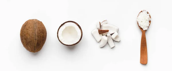 Composition noix de coco sur blanc — Photo