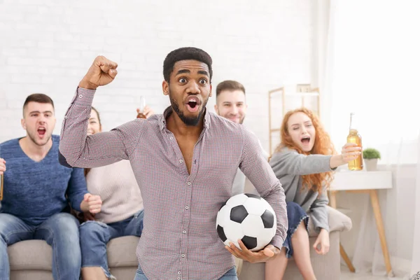 Goal. Excited friends watching football match at home — Stock Photo, Image