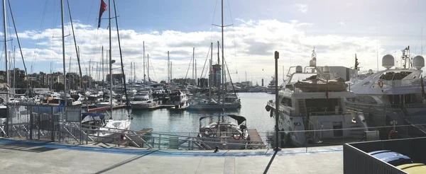 Beautiful yachts at the port of Barcelona Harbor — Stock Photo, Image