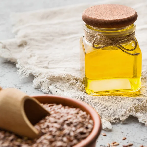 Essential linseed oil — Stock Photo, Image