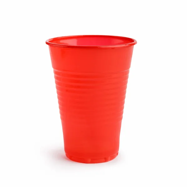 Copo de plástico vermelho no branco — Fotografia de Stock