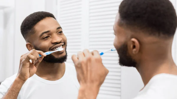 Tägliches Mundhygienekonzept — Stockfoto