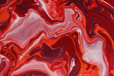 Suda kırmızı mürekkep