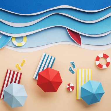 Serfing için dalgalar ile sahilde Yazlık tatil