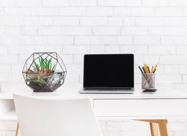 Minimalist modern ev iç. İskandinav tarzı konsepti