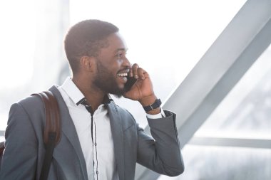Kalkış'ı bekliyorum. İşadamı Telefon Görüşmesi Yapma