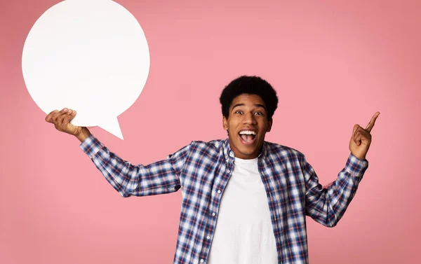 Excited Afro Guy Holding Blank Speech Bubble — Stock Photo, Image