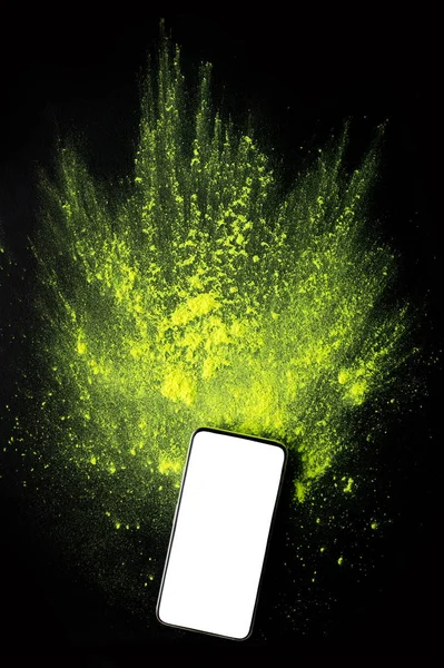 Nuovo cellulare moderno con esplosione di polvere di oli su nero — Foto Stock