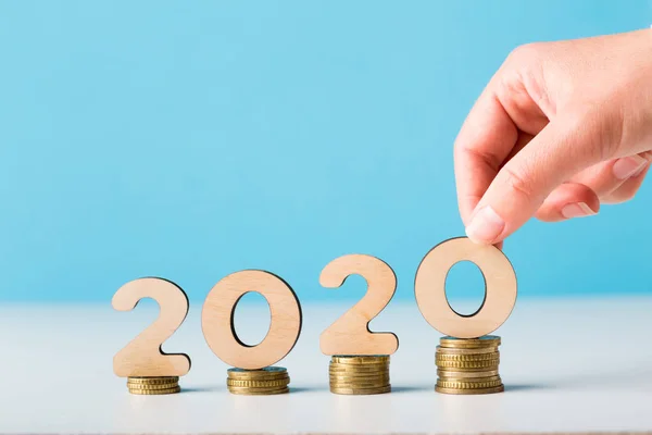 Planificación del presupuesto financiero para el nuevo año 2020 con crecimiento —  Fotos de Stock
