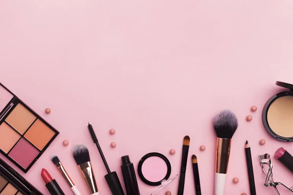 Keret professzionális dekoratív kozmetikumokkal rózsaszín — Stock Fotó