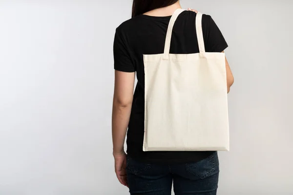 Unrecognizable Girl Holding Eco Bag On White Background, Back View — Stock Photo, Image