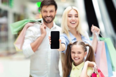 Aile Gösteren Boş Akıllı Telefon Ekranı Alışveriş Merkezi' nde Zaman Harcama, Mockup