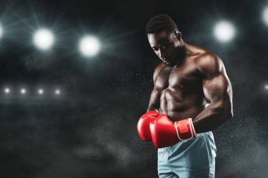 Afro-amerikan boksör stadyum boks arenada kalıyorum
