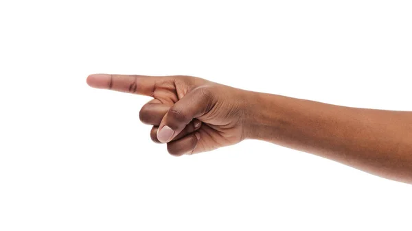 黒人女性は誰かに指を指し、白で孤立した — ストック写真