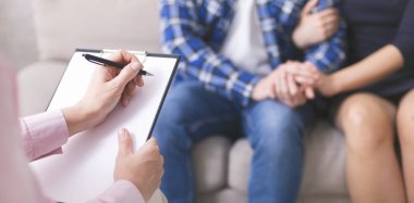 Terapist not defteri, arka planda çift yapıştırma yazma