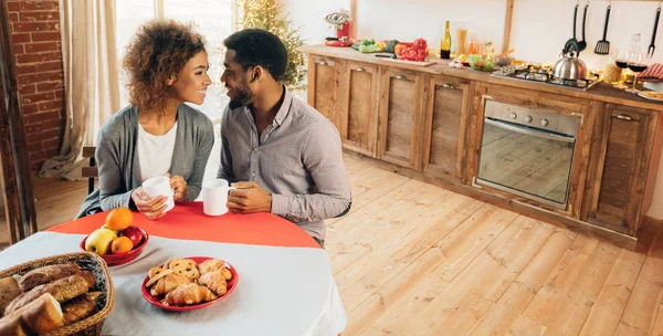 Glückliche Zeit für das Paarkonzept — Stockfoto