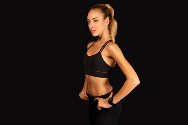 Determined Athletic Woman Posing Looking Aside In Studio — Stock Photo, Image