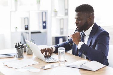 İlgilenen işadamı yeni web sitesinde girişimci arıyor