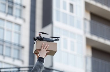 Posta kurye teknolojisi, bulanık arkaplan, kopyalama alanı