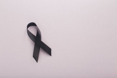 Gerçekçi Siyah Farkındalık Kurdelesi Destek Sembolü