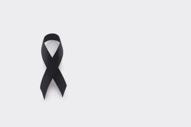 Siyah Farkındalık Kurdelesi Beyazın Üzerinde İzole Edildi. Melanoma