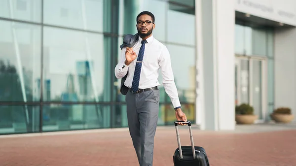 Serious Businessman Making Business Trip Walking At Airport Outdoors, Panorama — Stock fotografie