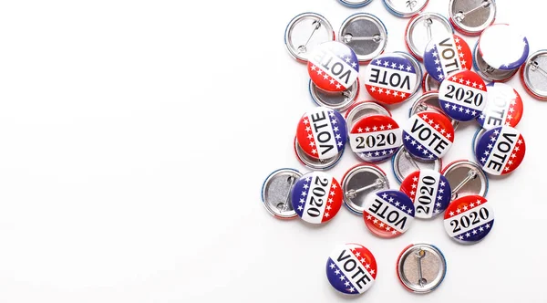 Badges bouton avec j'ai voté aujourd'hui texte isolé sur blanc — Photo