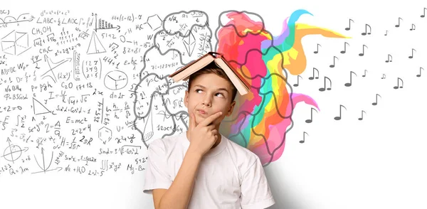 Niño pensando en sostener el libro en la cabeza sobre fondo blanco, Collage — Foto de Stock