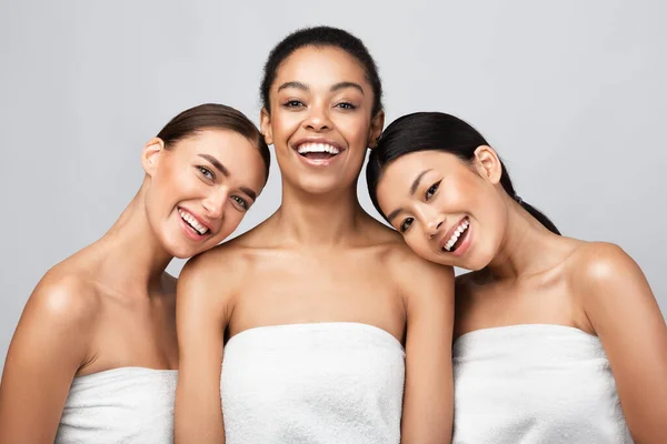 Three Positive Pretty Ladies Posing After Shower In Studio — Stock Photo, Image
