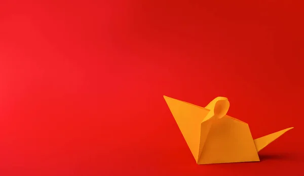 Gele rat van papier als symbool van 2020 jaar — Stockfoto
