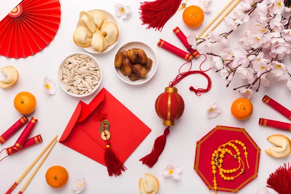 Китайские новогодние украшения, традиционные аксессуары — стоковое фото