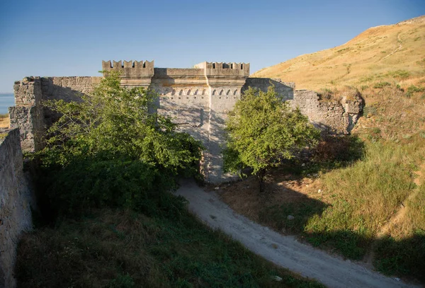 Sabahın erken saatlerinde Osmanlı Kalesi Enikale Kerç